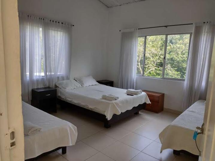 Hotel Campestre El Salitre Villeta Luaran gambar